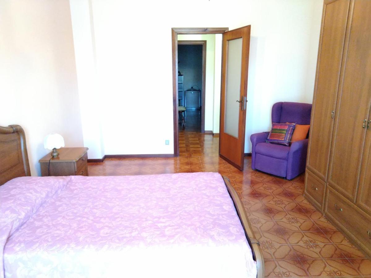 Domanda Apartment Calosso Bagian luar foto