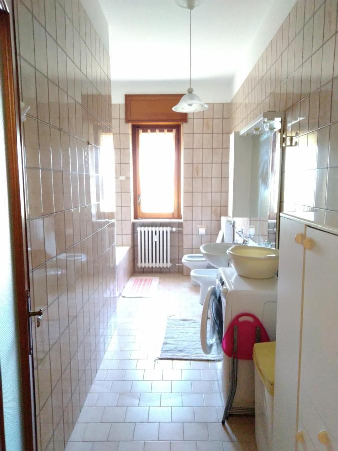 Domanda Apartment Calosso Bagian luar foto
